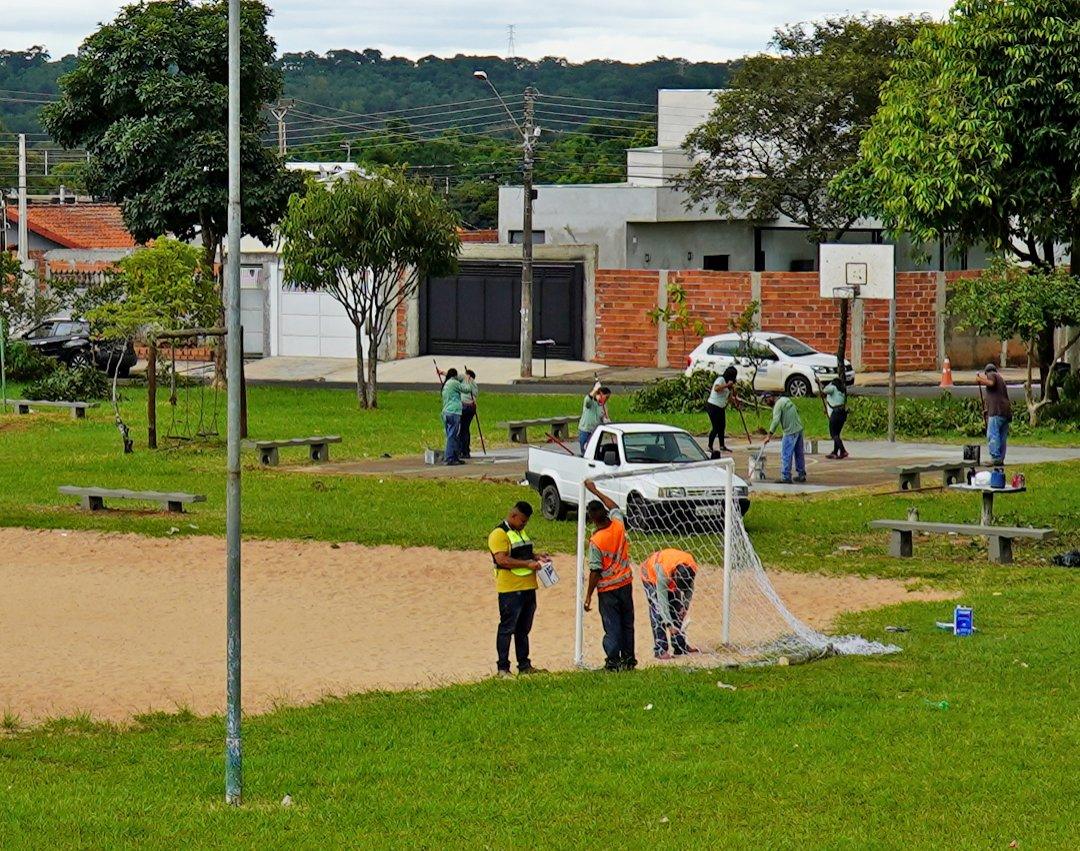 Mutirão de limpeza e manutenção acontece na Praça do Jardim Igaçaba