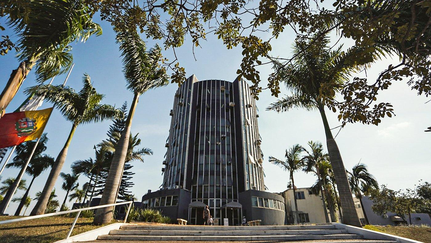 Prefeitura adianta nesta sexta-feira metade do 13º salário dos servidores municipais