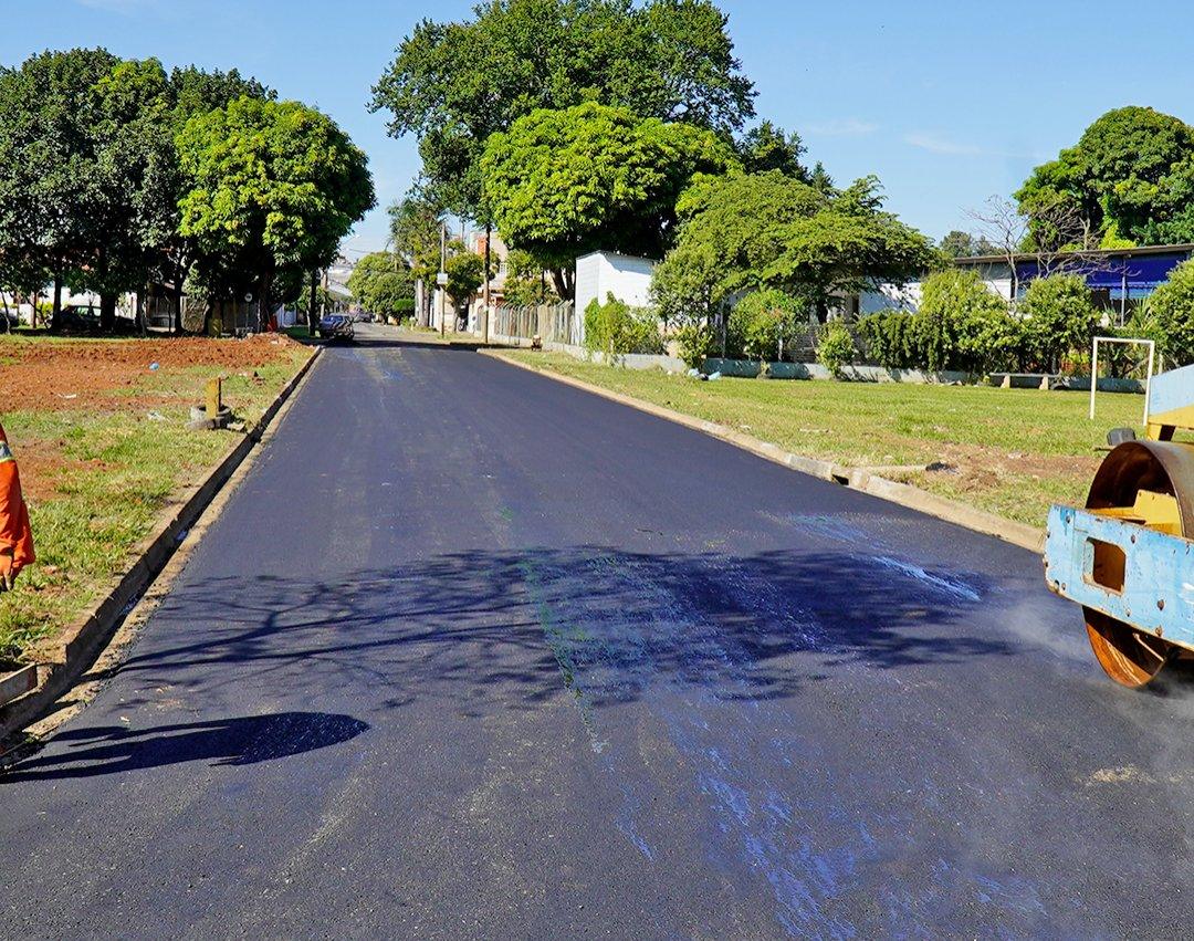 Prefeitura prepara via para receber asfalto novo no Jardim Esplanada