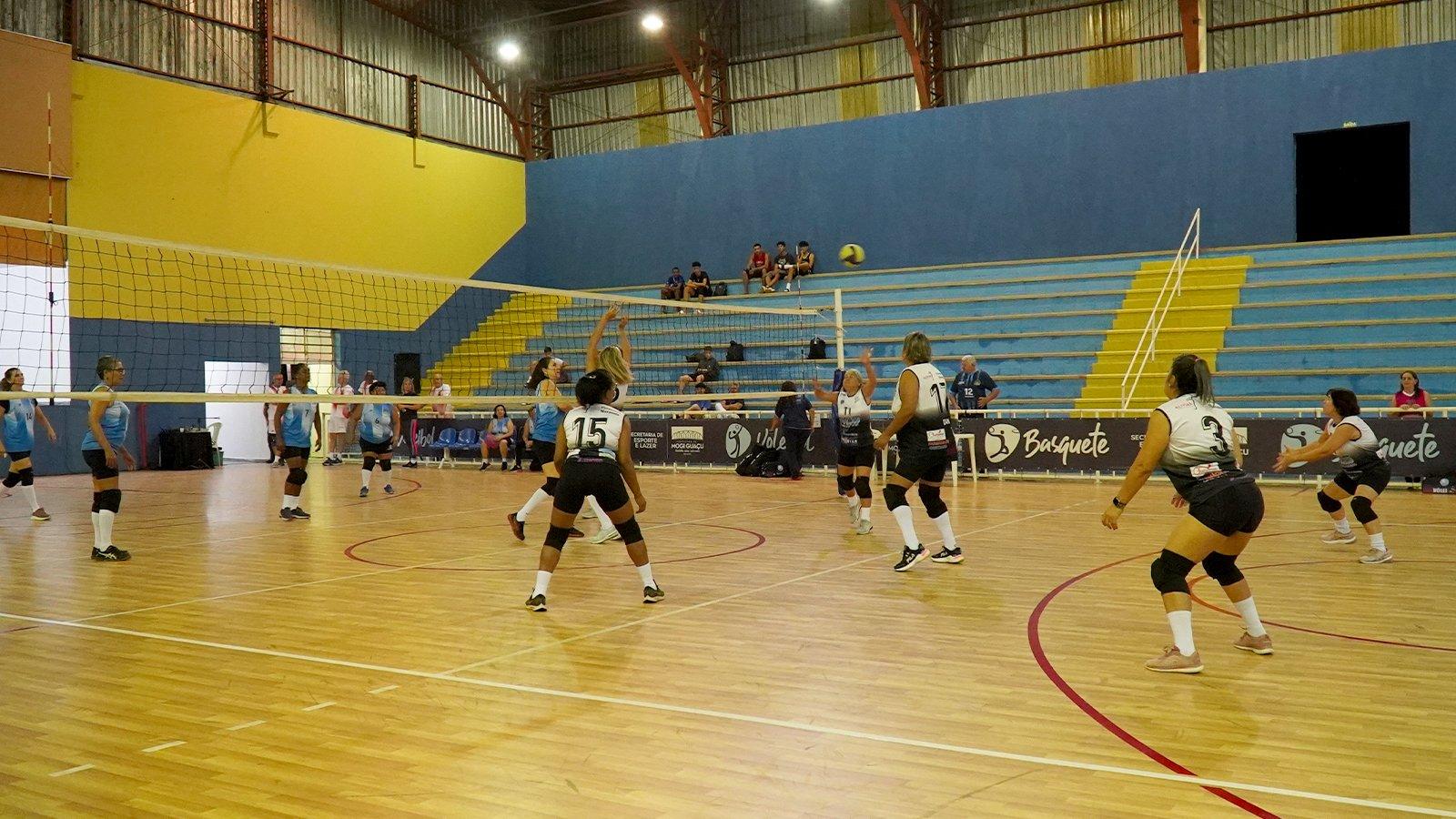 Entregue nova quadra e revitalização do Ginásio Municipal Jornalista Ari Marchiori