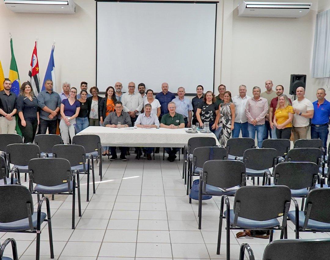 Prefeito Rodrigo Falsetti empossa os novos membros do Comdema