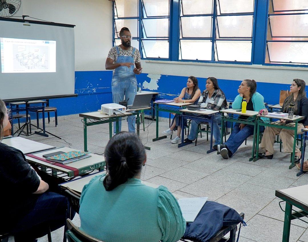 Educação promove formação para os servidores que atuam na rede municipal de ensino