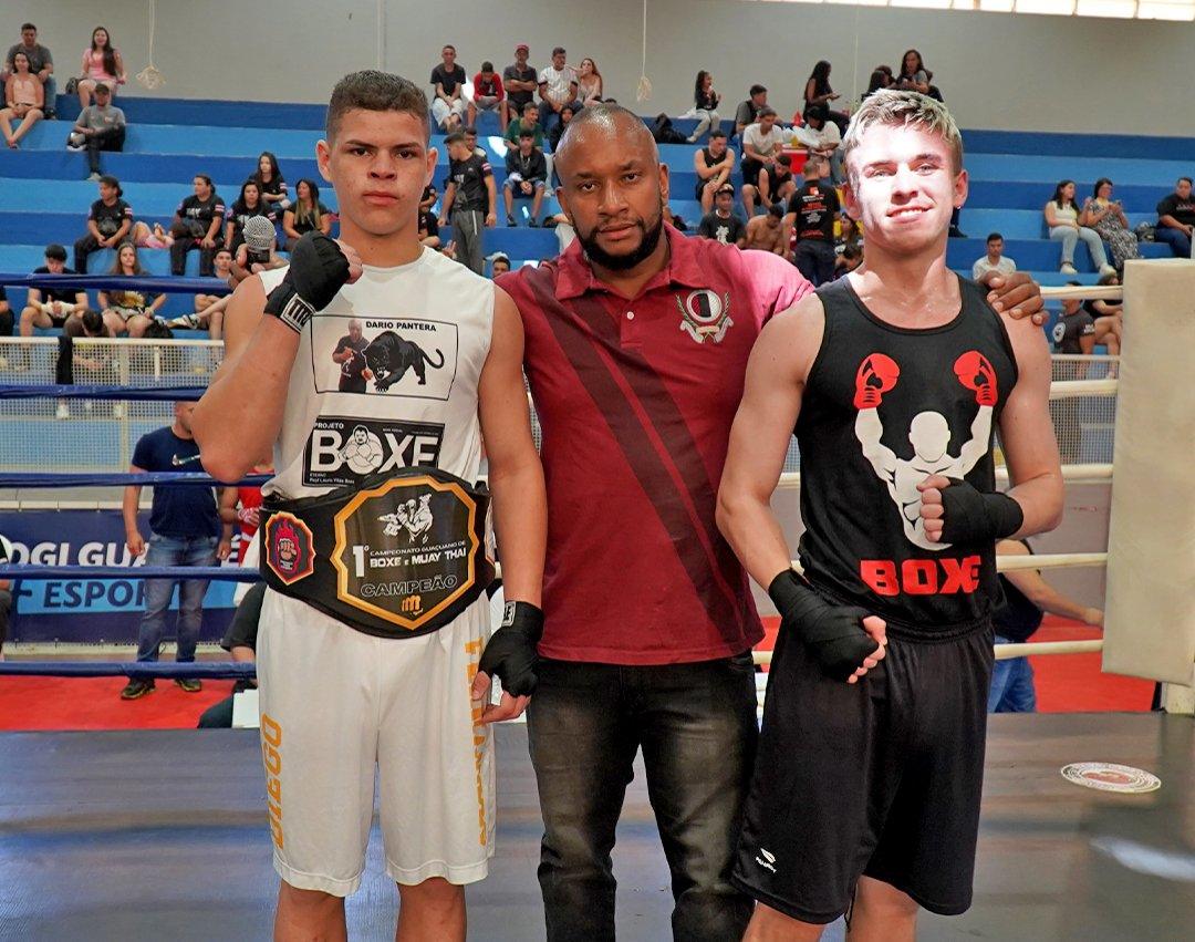 80 atletas participam do 1º Campeonato Guaçuano de Boxe e Muay Thai; evento arrecada 350 kg de alimentos