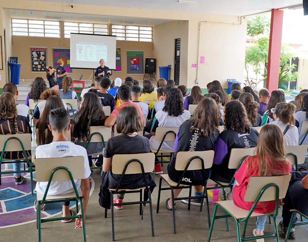 Agosto Lilás: Espaço Guardiã promove campanha de conscientização em escolas e outras instituições do município