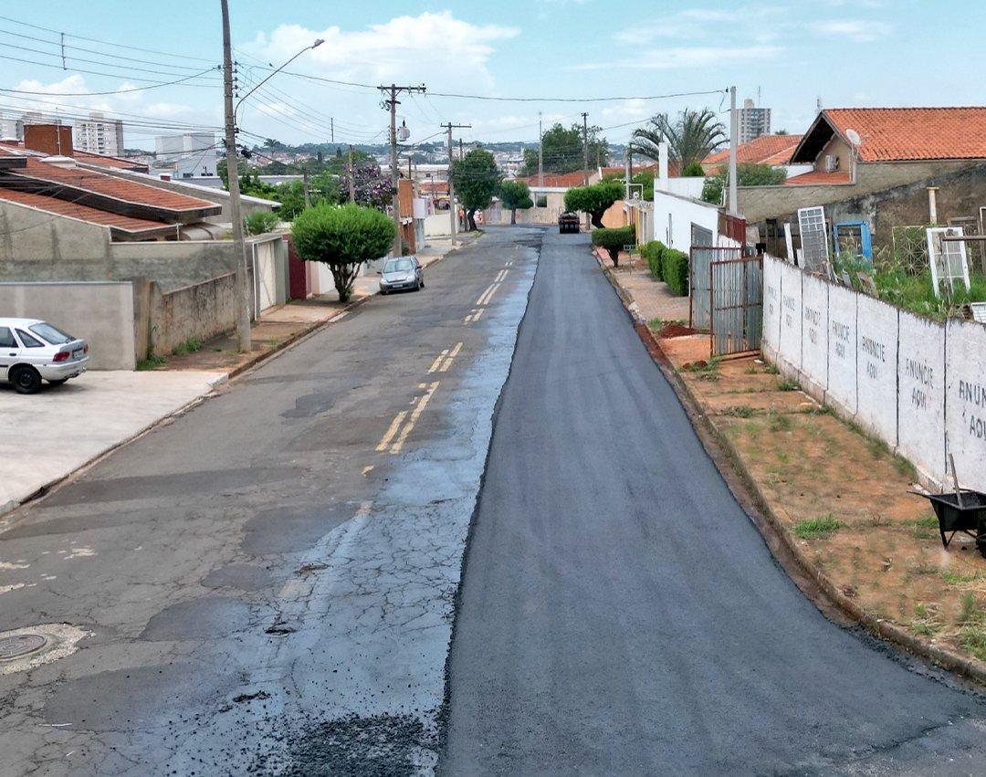 Recapeamento asfáltico é reiniciado em ruas do Bairro do Lote