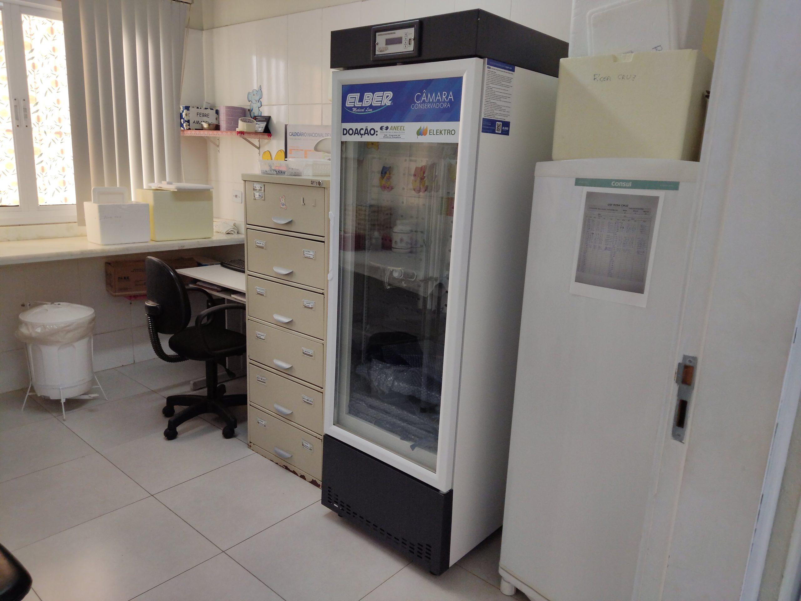 Saúde recebe da Elektro novo refrigerador de vacinas
