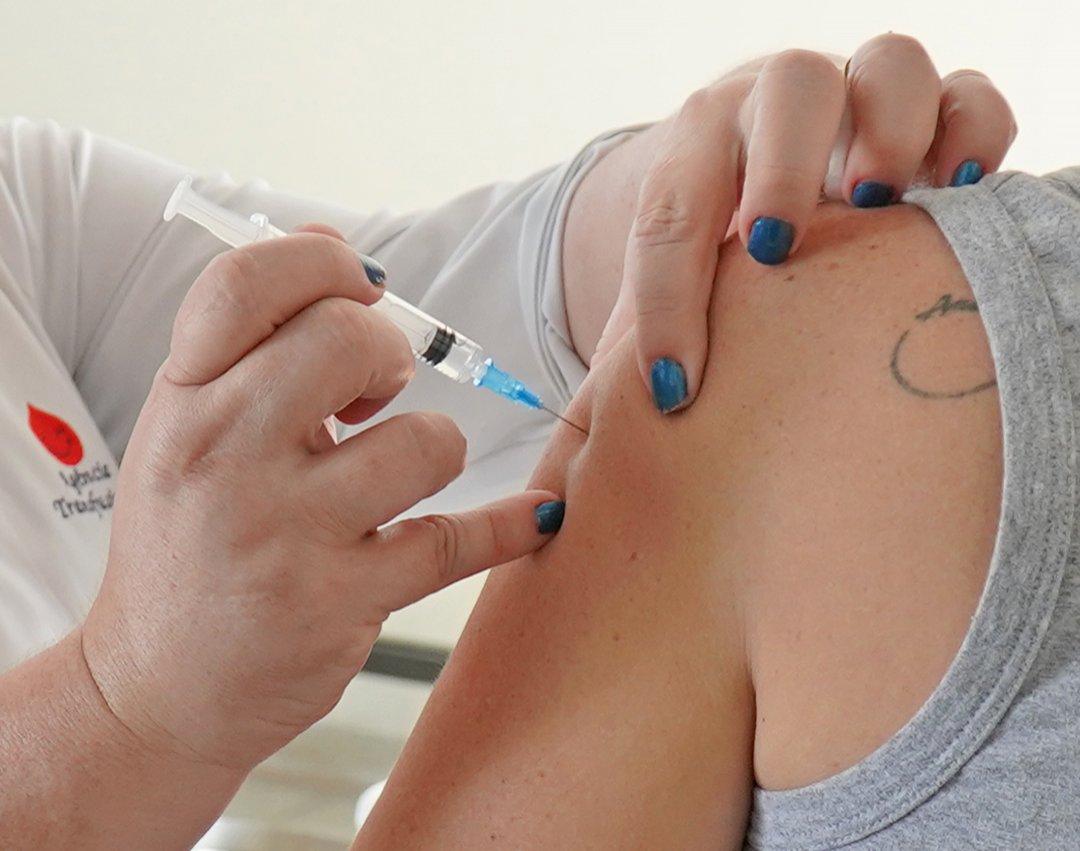 Postos de Saúde têm vacinas disponíveis contra a gripe para toda a população