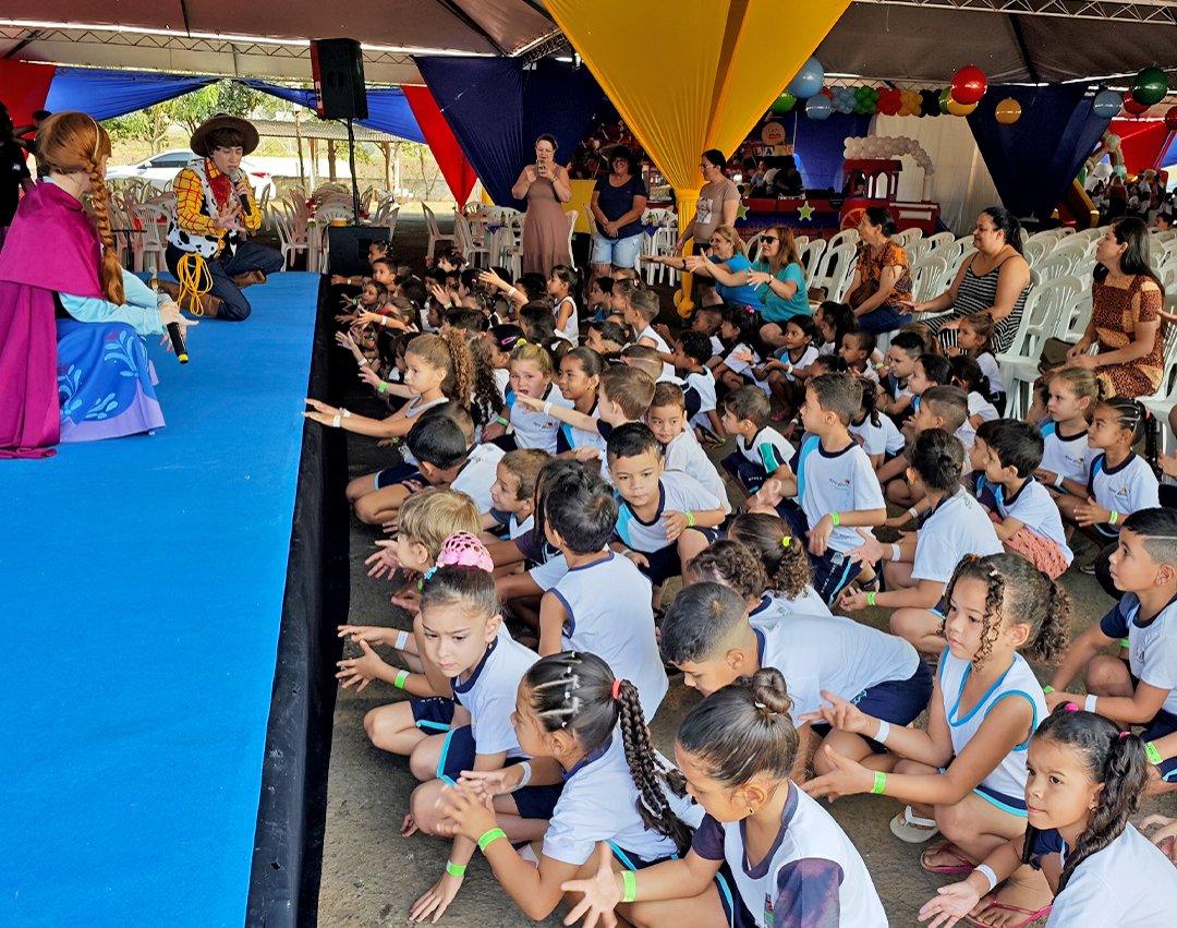 610 estudantes do ensino infantil participam do primeiro dia de atividades da Semana das Crianças