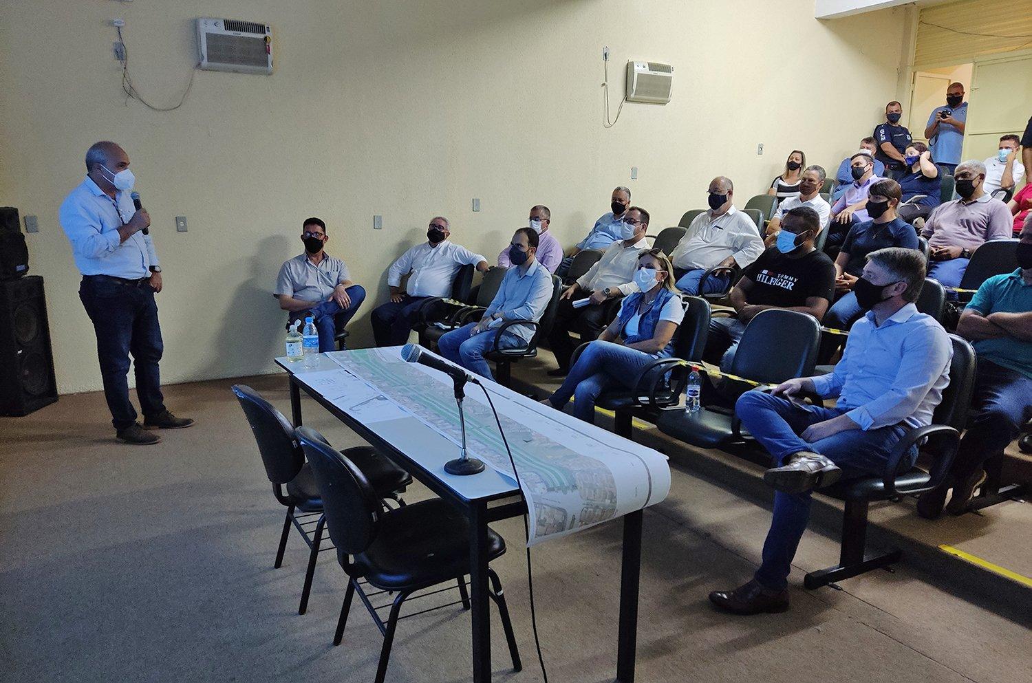 Projeto de mudança é apresentado para comissão de feirantes