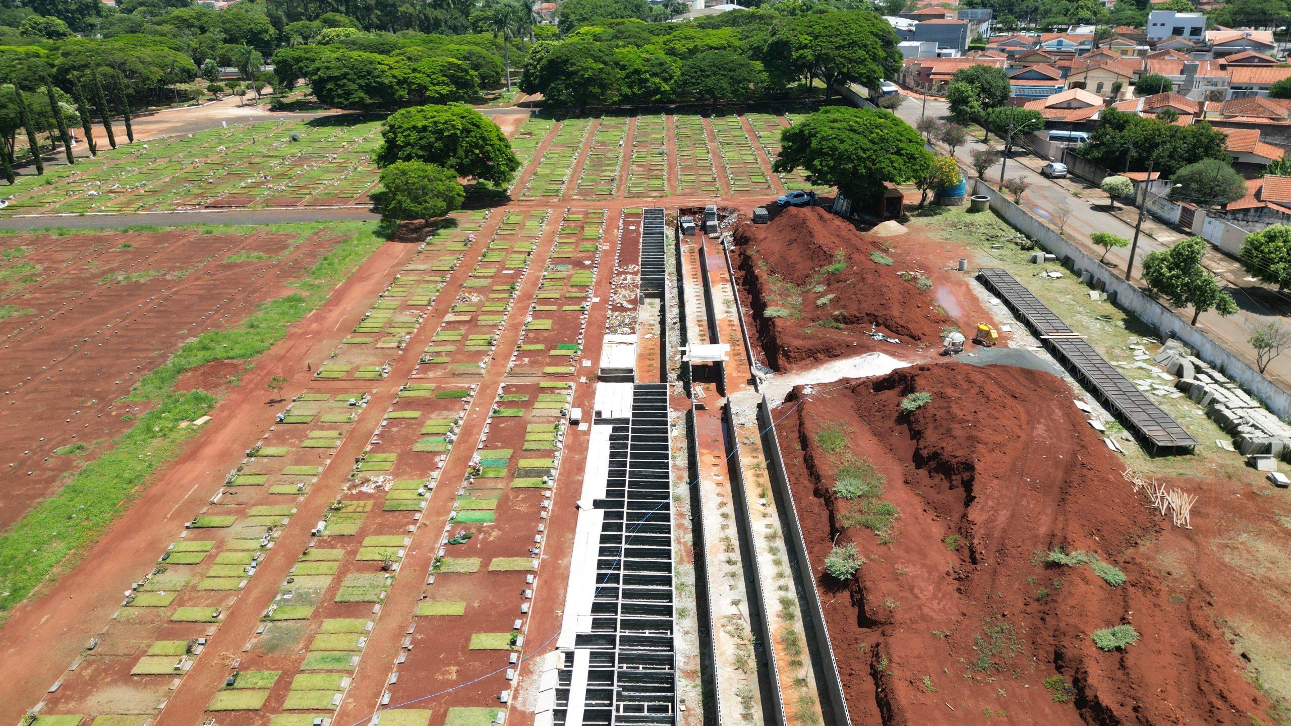 Construção de 356 jazigos é retomada no Cemitério Santo Antonio  