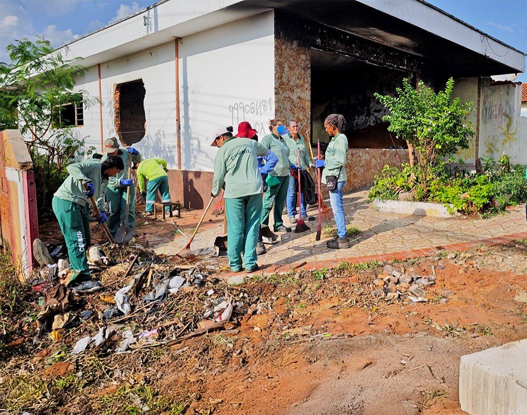 Mais um imóvel em condições precárias é alvo de ação de limpeza da Administração Municipal