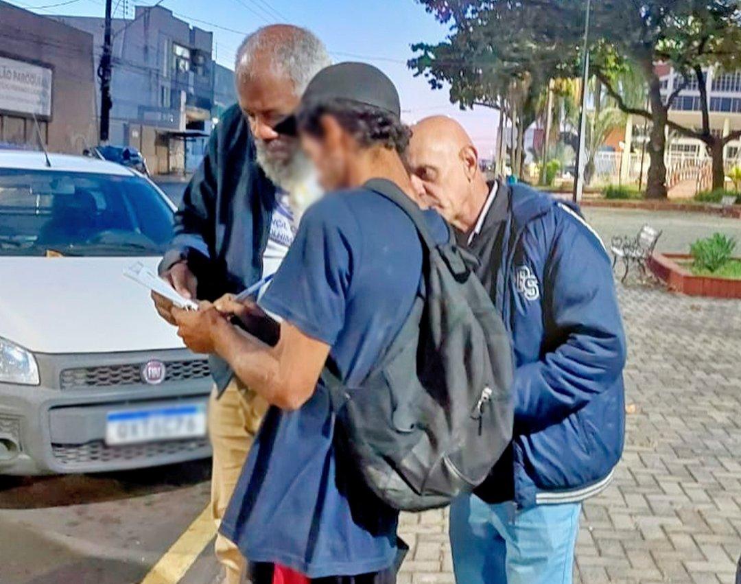 Cinco pessoas em situação de rua aceitaram o acolhimento na noite mais fria do ano 