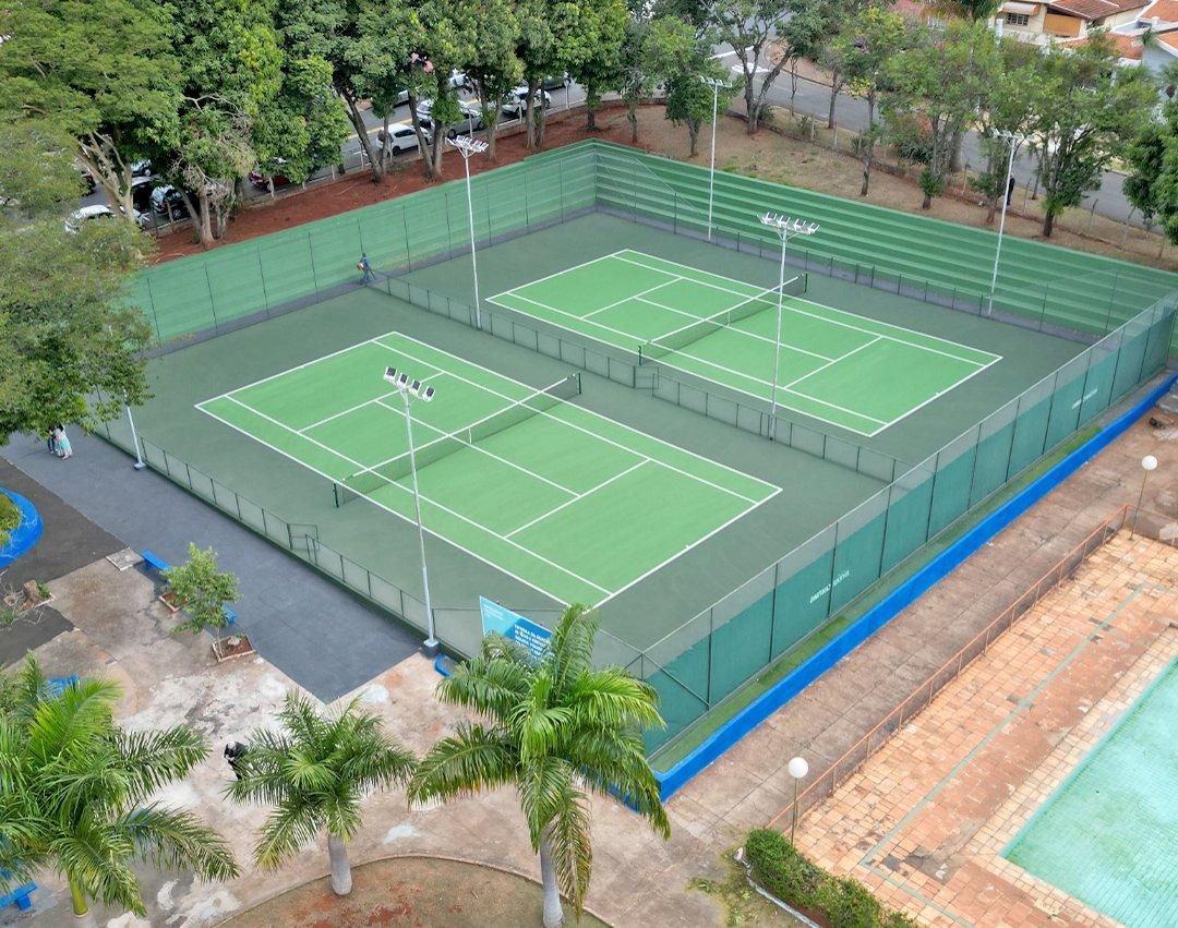Quadras de tênis do Campano são entregues após revitalização 