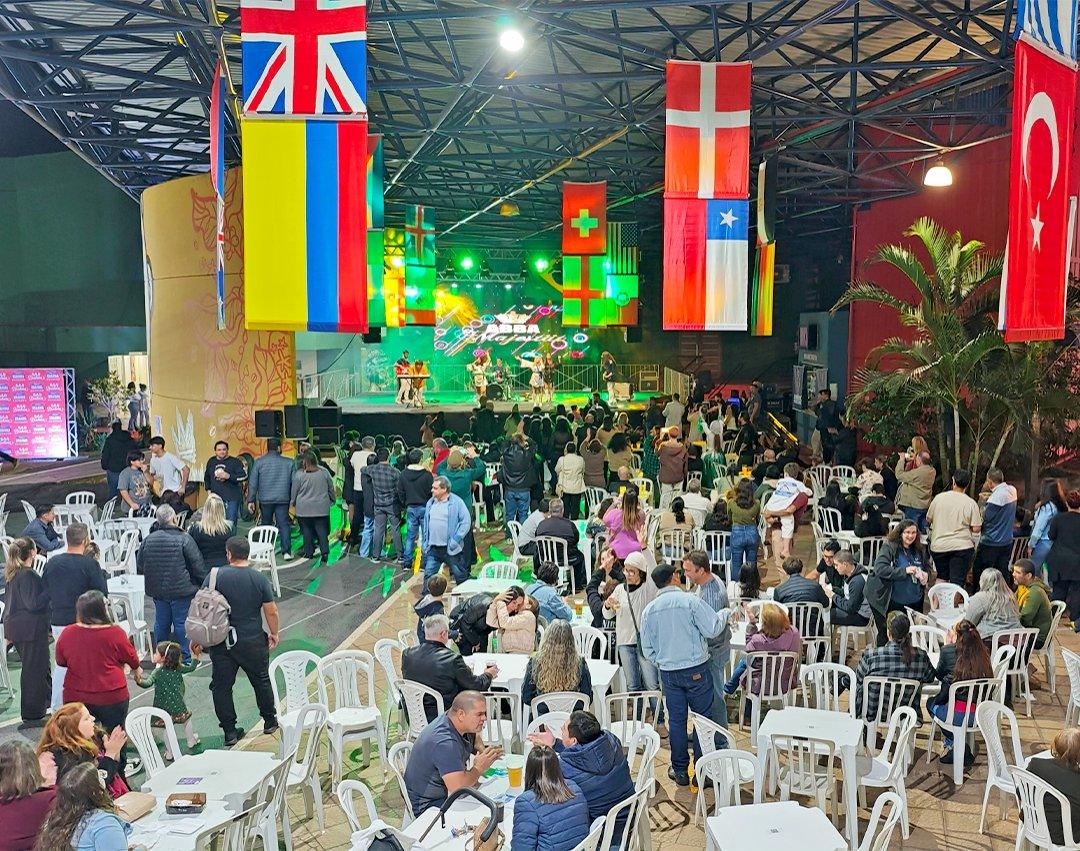 Três mil pessoas prestigiam a 4ª Festa das Nações; evento coroou Evelyn Oliveira como Rainha desta edição