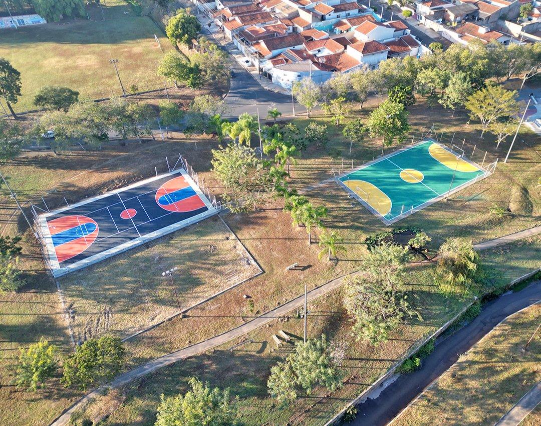 Córrego do Macacos: Quadras poliesportivas do parque linear são revitalizadas