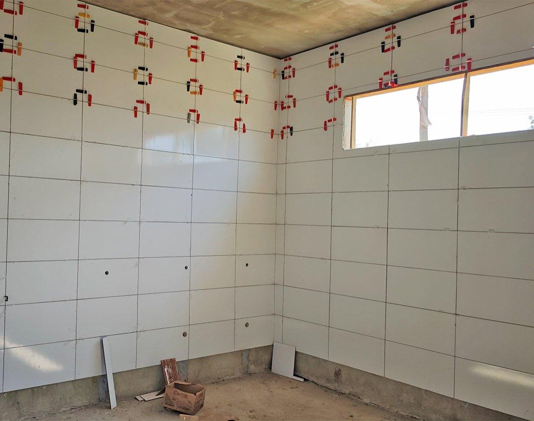 Sanitários da área de lazer do Campo do TG começam a ganhar revestimento