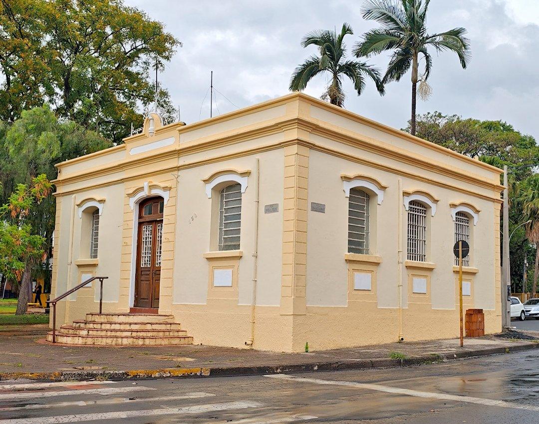 Prédio da antiga cadeia recebe serviços de pintura externa e obra deve ser concluída até final de novembro