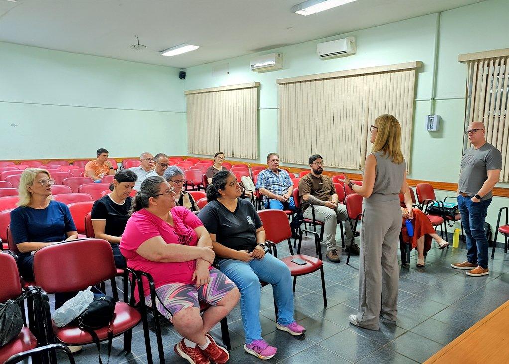 Educação realiza encontro para iniciar construção do Plano Municipal da Primeira Infância