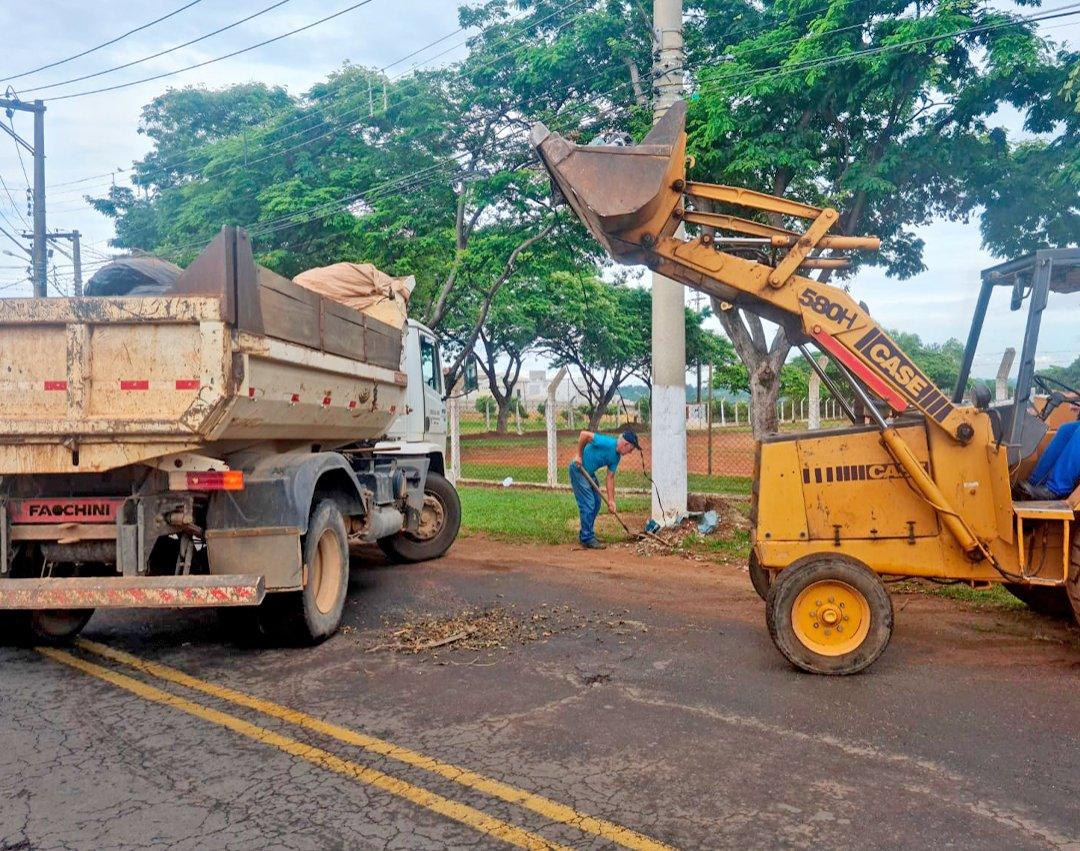 Descarte irregular de galhos, entulhos e objetos volumosos pode gerar multa