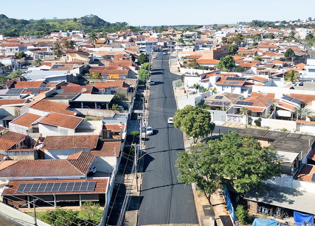 Após finalizar via no Jardim Planalto, recape avança para duas novas ruas no Jardim Bandeirantes