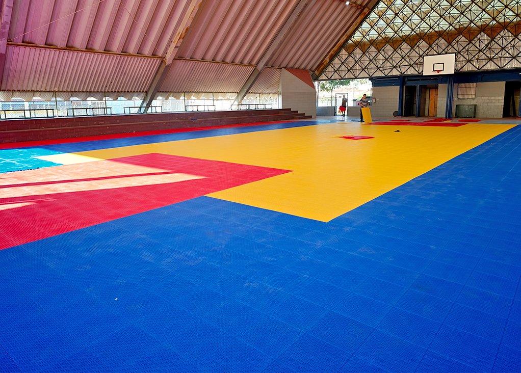 Quadra do Caic é renovada com piso esportivo moderno