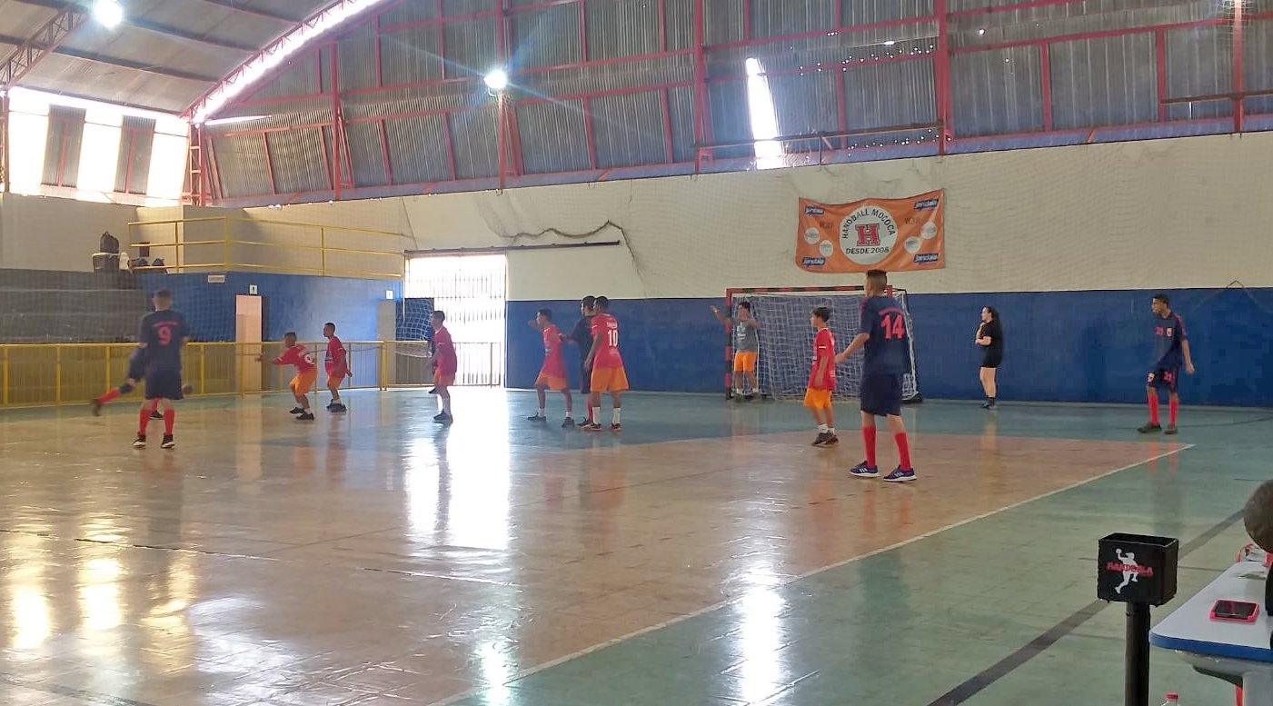 Equipe de handebol da Emef Maria Diva confirma retorno em torneios oficiais