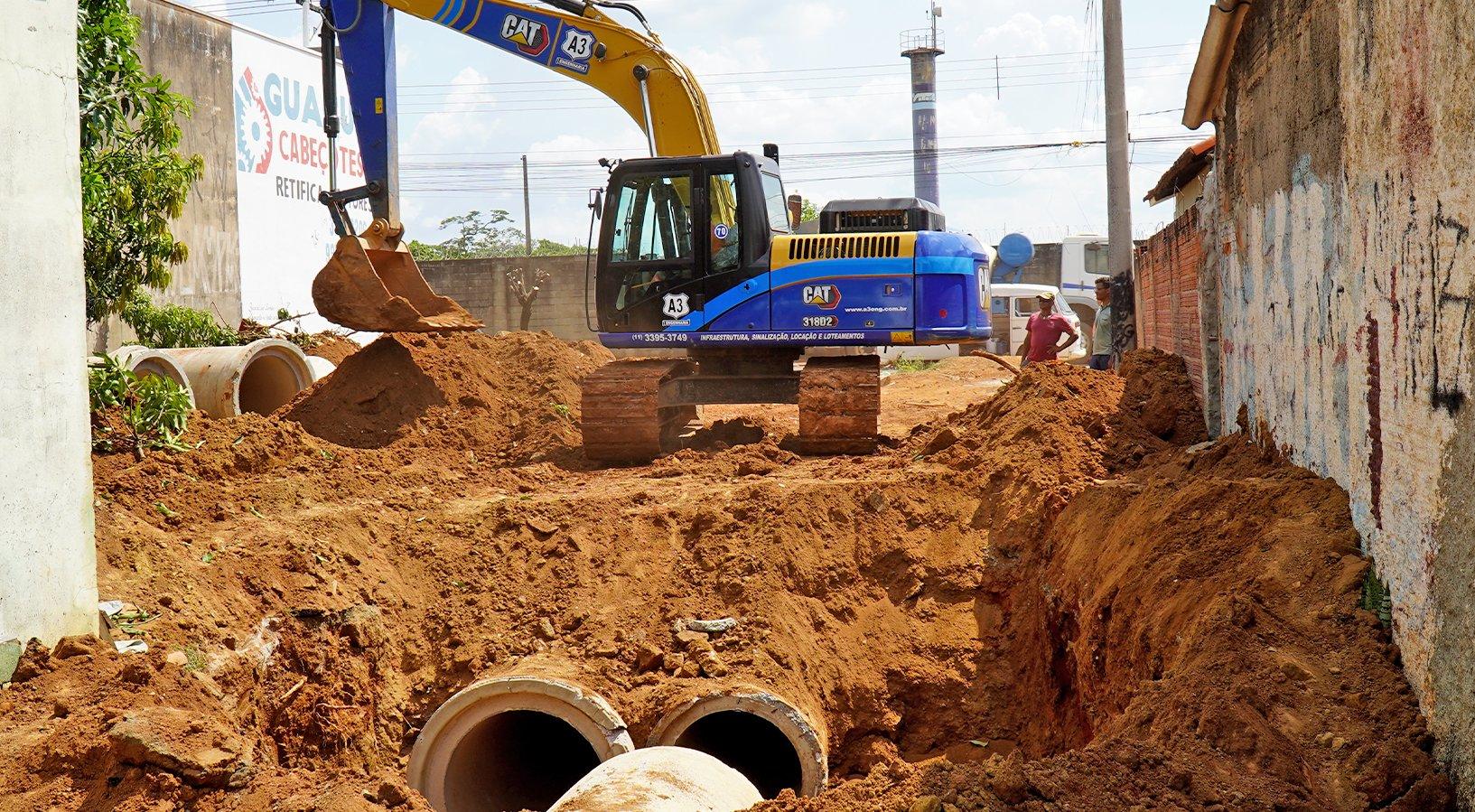 Obras antienchente do Santa Terezinha chegam à viela do bairro