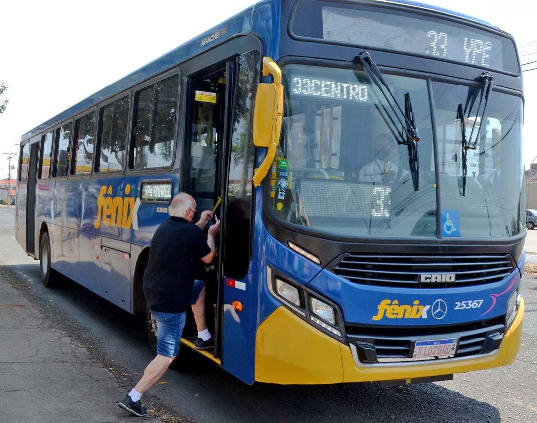 Rodrigo Falsetti anuncia passagens de ônibus a R$ 1 e R$ 2 aos finais de semana e redução da tarifa fora do pico