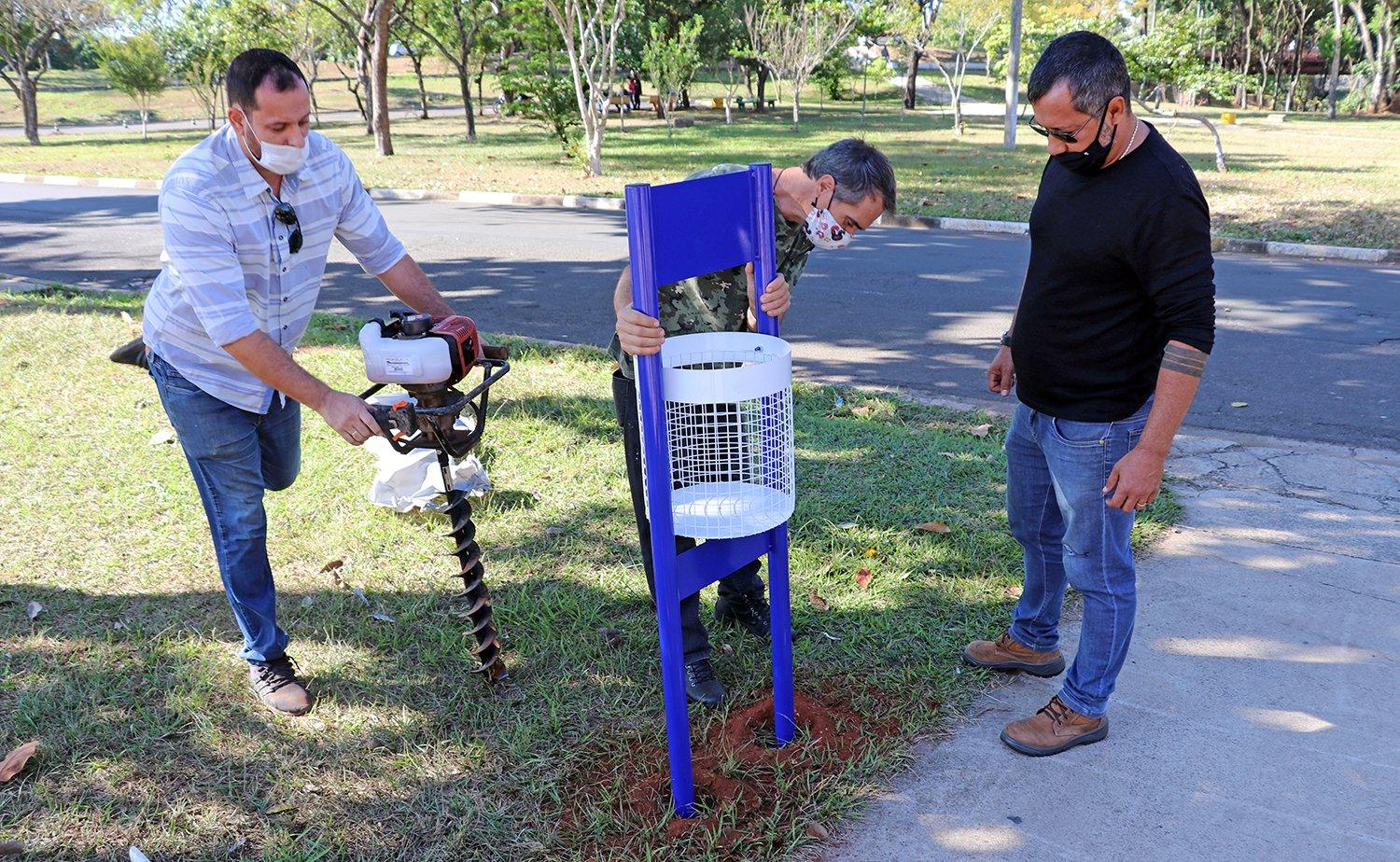 Início da Semana do Meio Ambiente tem instalação de novas lixeiras em espaços públicos
